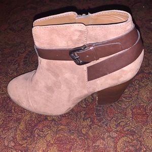 Carlos Santana women’s leather block heel boots